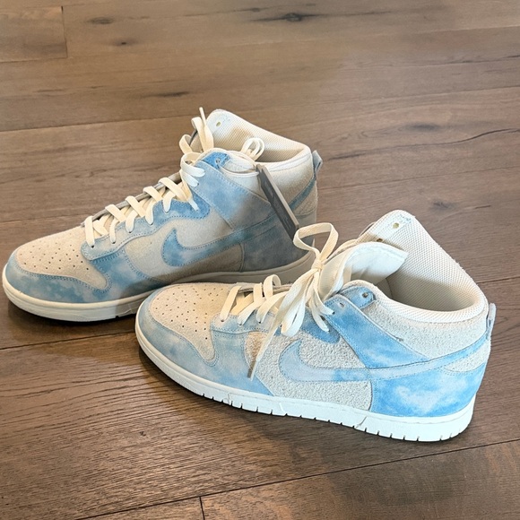 Nike Dunk High SE
Clouds Celestine Blue - Picture 1 of 6